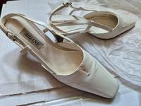 Weiße Sandalen mit Absatz / Schuhe / Sandaletten in Größe 39 Bayern - Herrieden Vorschau