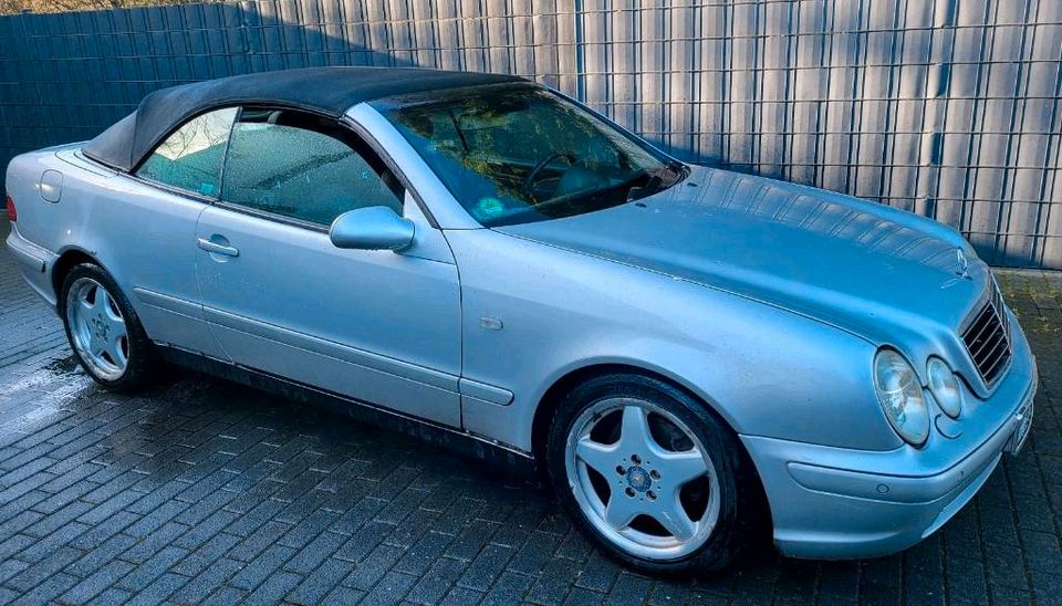 Mercedes Benz W208 CLK 320 Cabrio AMG Paket in Burgwedel