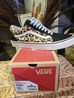 Biete mehrere Schöne  Damen Sneakers Vans Nike Adidas Reebok  usw Köln - Köln Dellbrück Vorschau