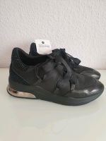 Neu☆LIU JO Sneaker schwarz 39 Glitzer Herbst Turnschuh Niedersachsen - Braunschweig Vorschau