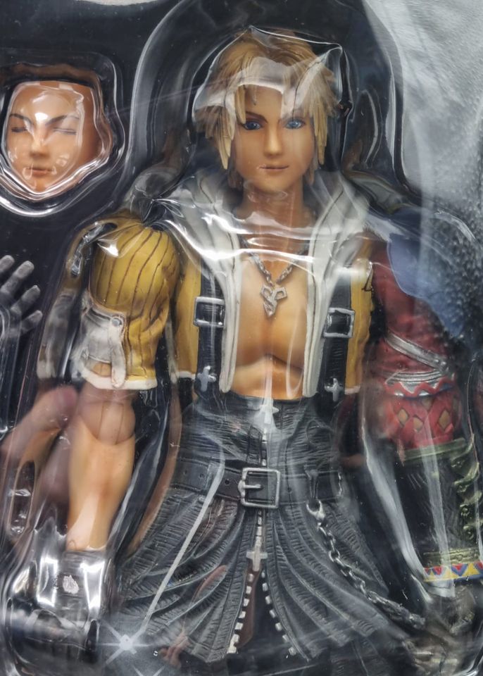 Final Fantasy 10 Yuna & Tidus Play Arts Kai FFX FFX mit OVP in Langenfeld