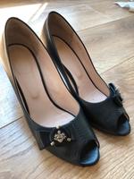 Damen Pumps Peeptoes BALLY Switzerland Gr. 37,5 VERO CUOIO Harburg - Hamburg Eißendorf Vorschau