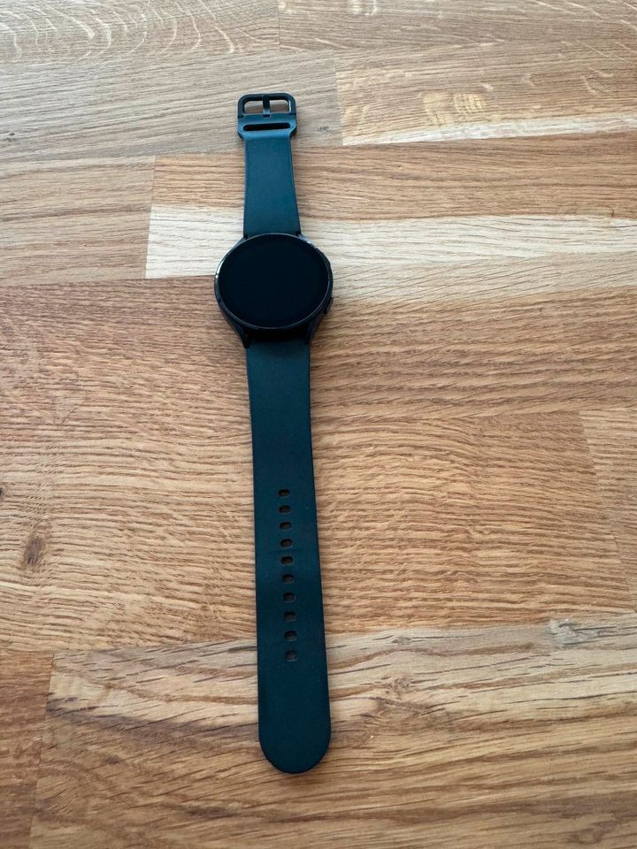 Samsung Galaxy Watch 4 44 mm WiFi in Leonberg