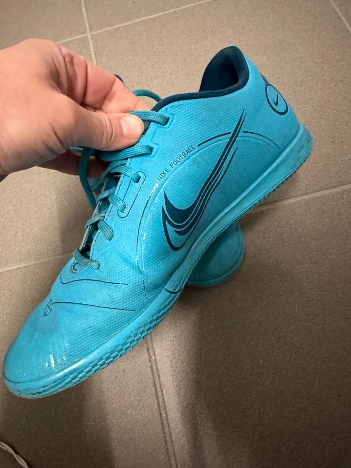 Nike Fußballschuhe in Kirchseeon