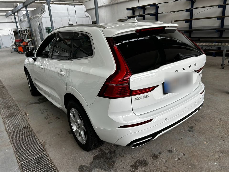 VOLVO XC 60 R Design AWD 190 PS TOP in Mönchengladbach