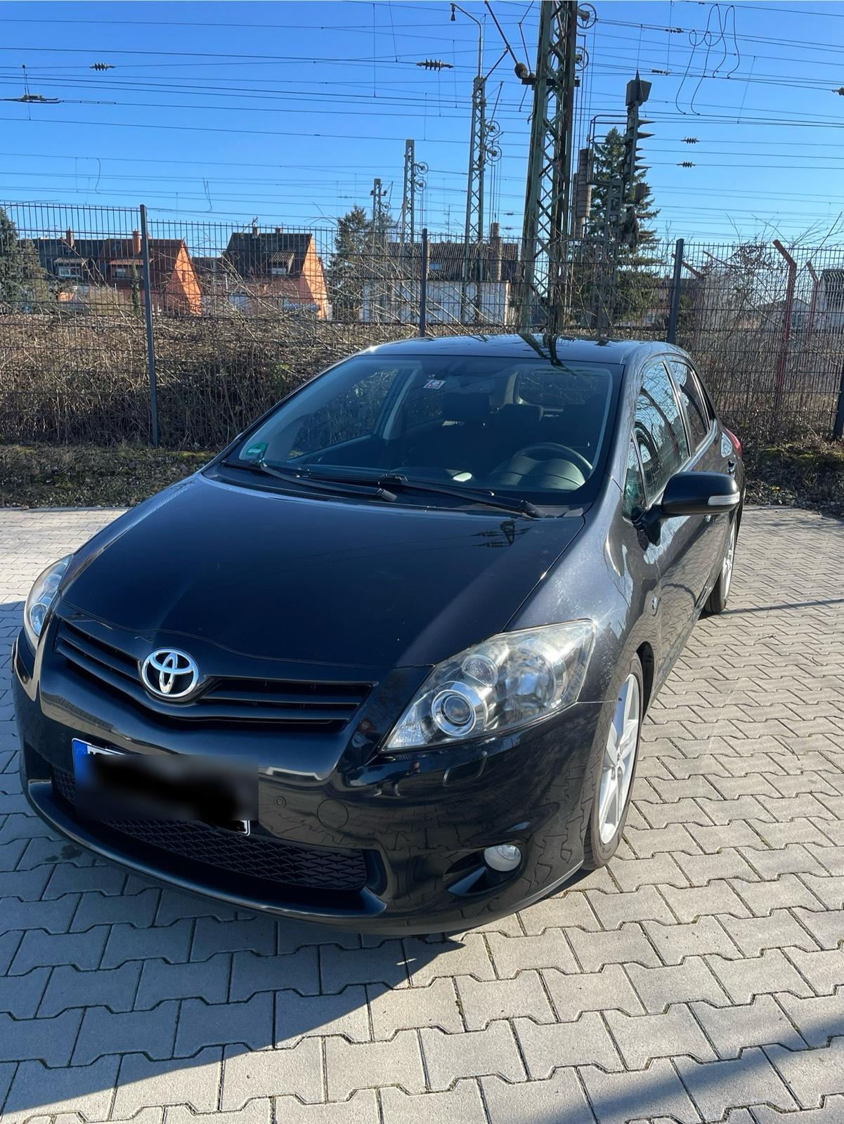 Abbildung des Autos Toyota Auris 2.2 D-CAT