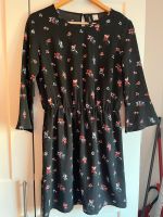 H&M Kleid mit Blumen Niedersachsen - Harsum Vorschau