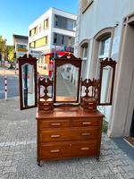 Spiegel Kommode aus Nussbaum, Baujahr 1910 mit Zertifikat Nordrhein-Westfalen - Bergisch Gladbach Vorschau
