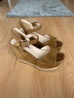 Prada Sandalen mit Keilabsatz aus Wildleder Bayern - Weilheim i.OB Vorschau
