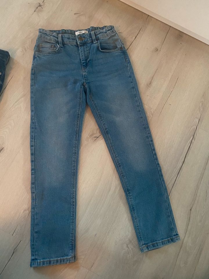 Hose Chino Jeans Junge 152 in Waake