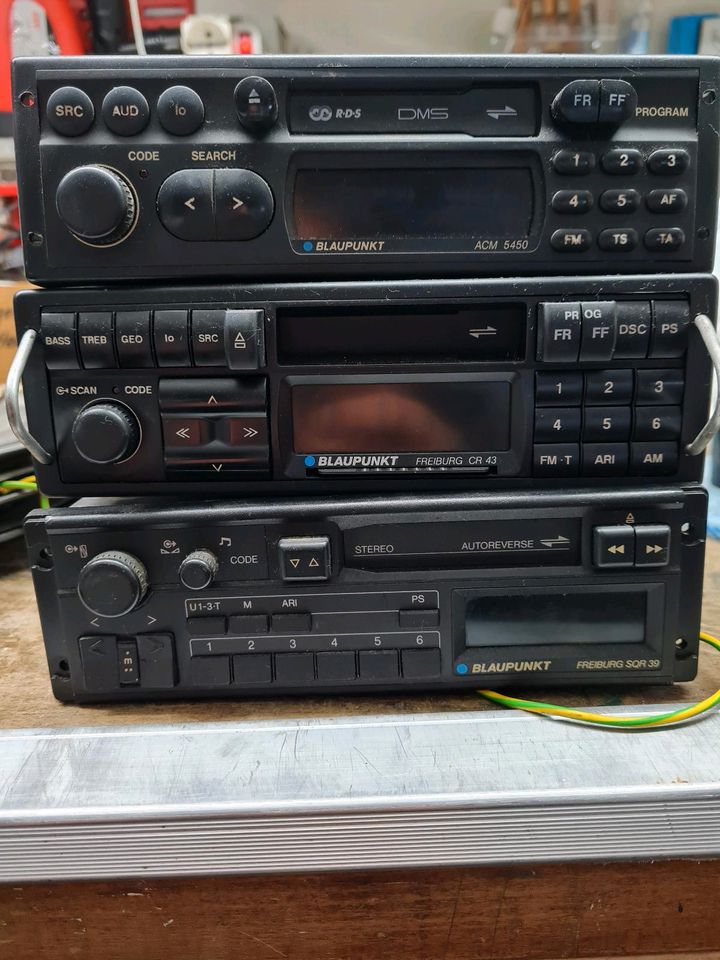 autoradio blaupunkt freiburg w123 w124 w126 w201 in Ravensburg