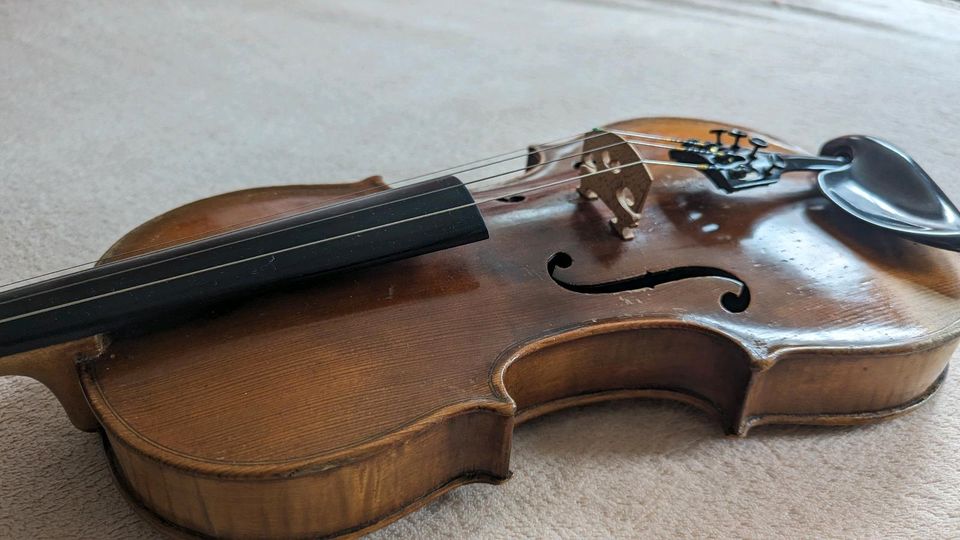 Geige aus dem 18 zehnten Jahrhundert in St. Kilian