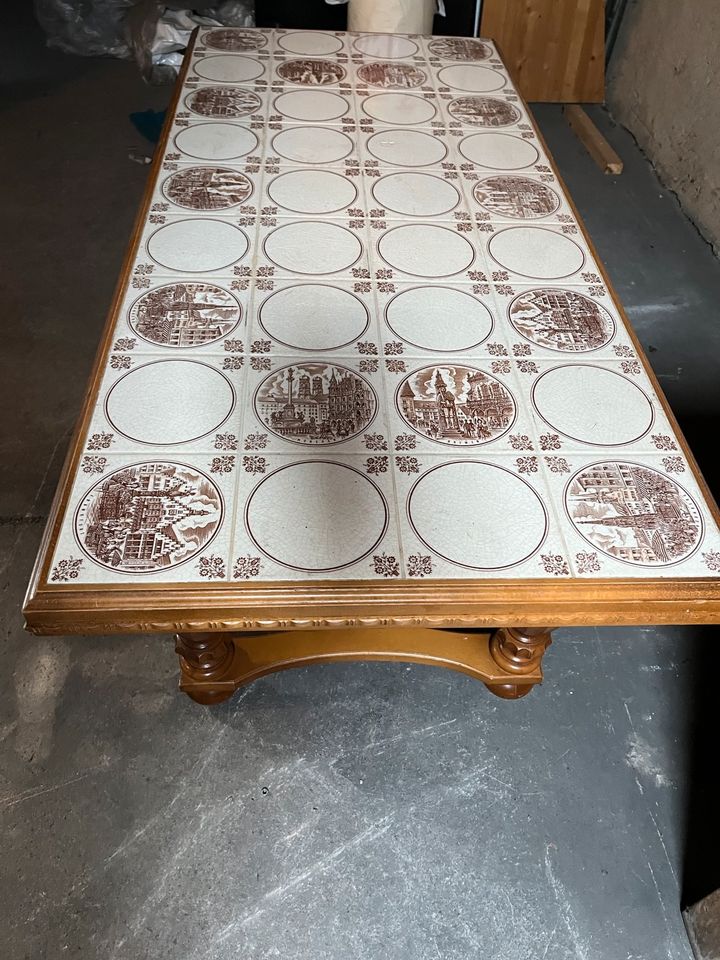 Tisch für Sammler in München