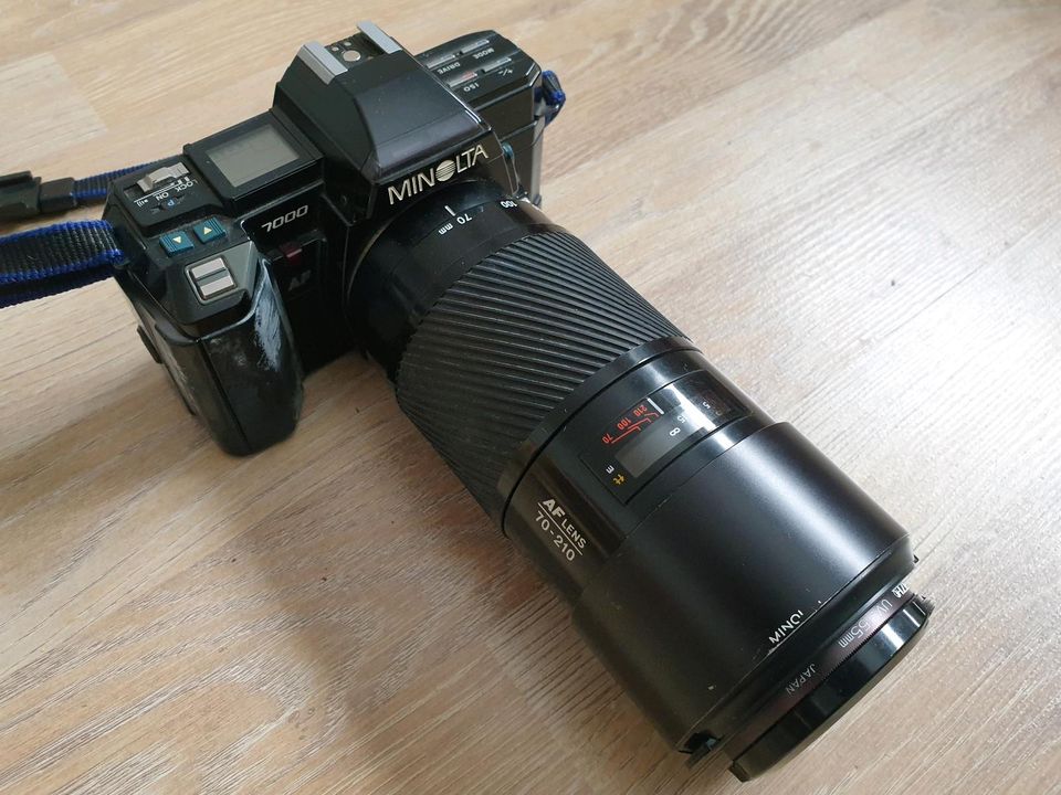 Minolta 7000 AF Spiegelreflex Kamera inkl. Zubehör in Bornhagen