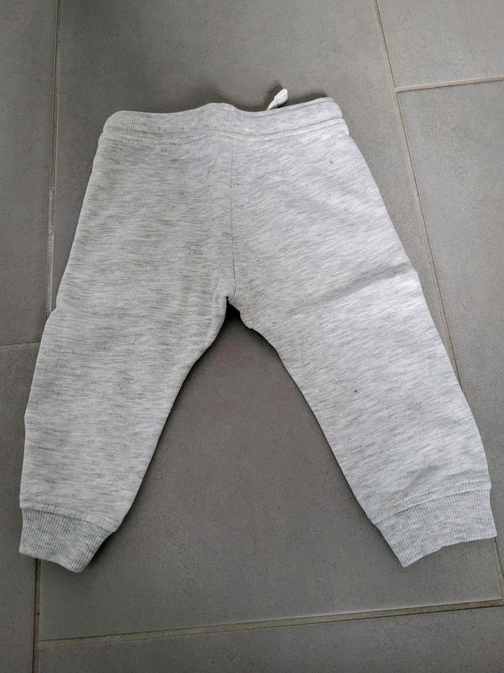 Jogging-hosen Gr. 74 Stoff-Hosen bellybutton Hema topomini in Swisttal