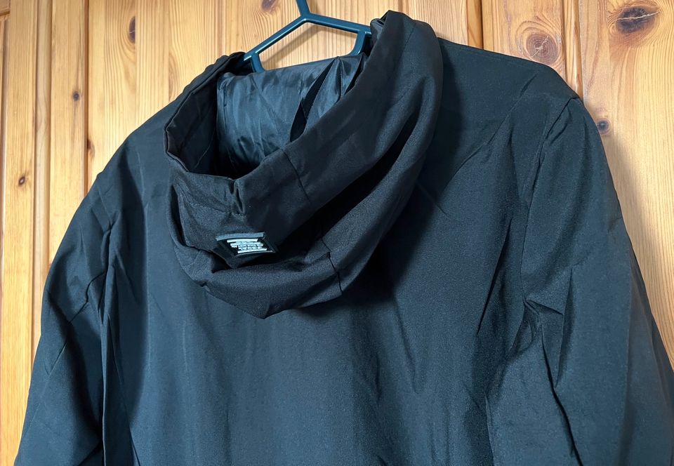 NEU Fitnessjacke Schwarz M, Regenjacke M schwarz, Übergangsjacke in Groß Oesingen