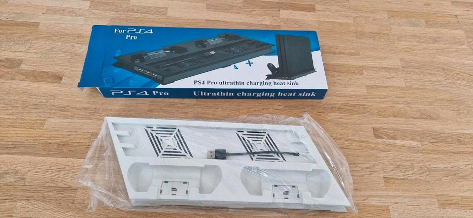 PS4 Pro Ständer mit Ladestation und Belüftung weiß NEU in München