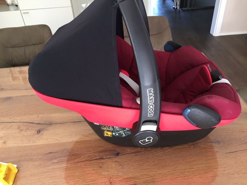 Maxi Cosi Pebble Plus Babyschale Rot in Beckum