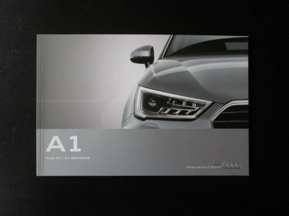 Audi A1 / A1 Sportback Prospekt aus November 2014 in Hamburg
