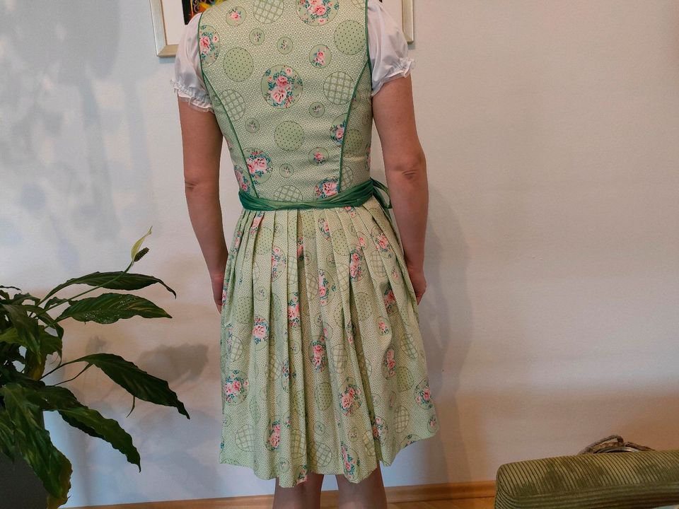 Dirndl Stoiber 32 34 in Bayreuth