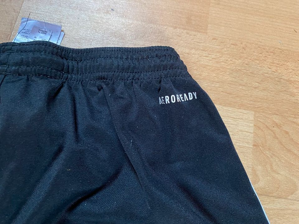 adidas Short, Schwarz, Größe S in Klettgau