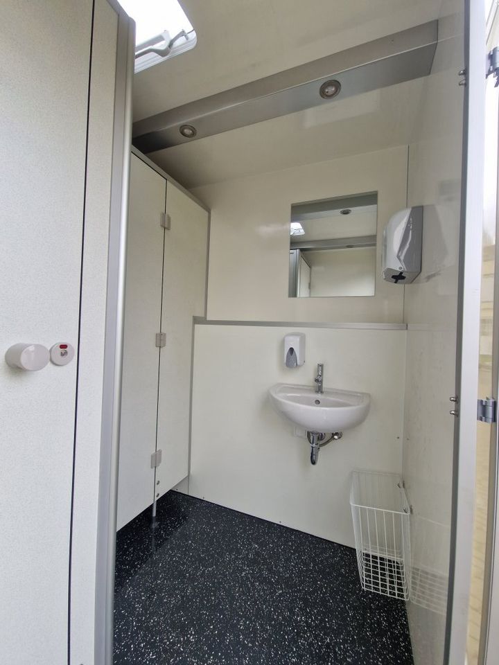 Toilettenwagen Sanitär-Anhänger WC Wagen  3xD, 1xH+2U in Wolfhagen 