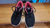 Nike Turnschuhe Gr. 36,5 schwarz mit pink Hessen - Hungen Vorschau