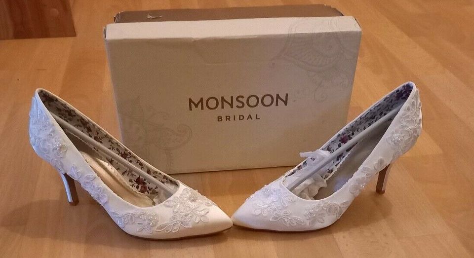 Hochzeitsschuhe Pumps ivory *neu & ungetragen* Gr. 38,5 in Meißen