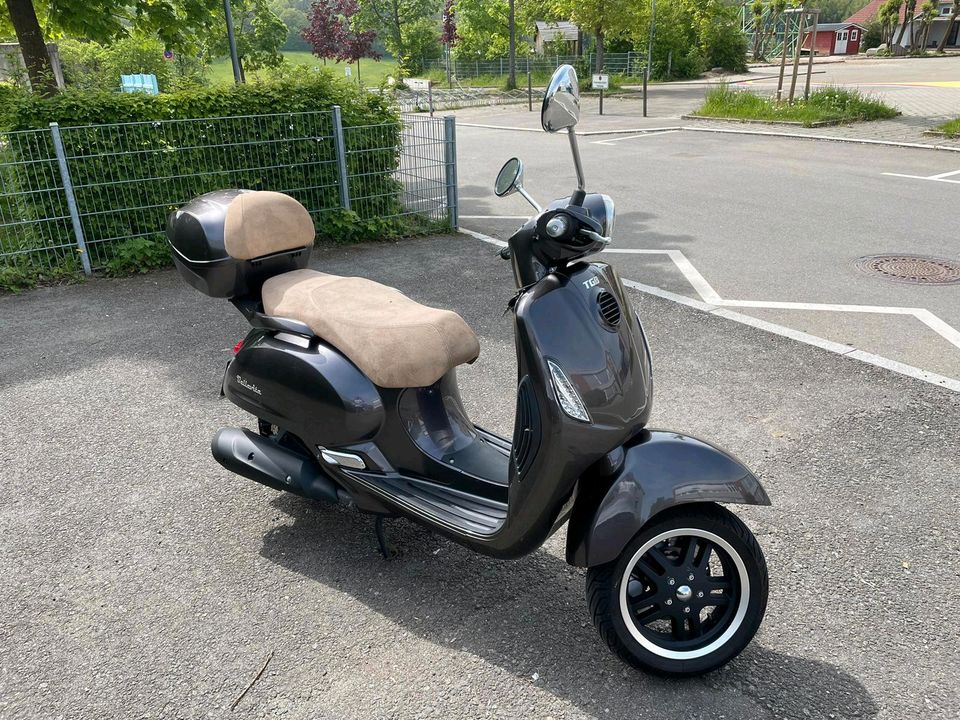 Piaggio Vespa Bellavita 300EFI, Motorroller in Weil im Schönbuch