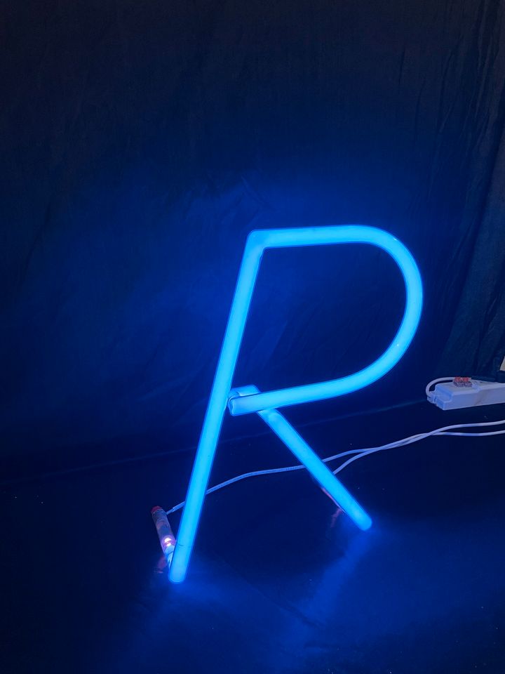 Neonbuchstabe R Neon Leuchtbuchstabe Lampe Licht in Hamburg