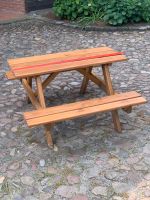 Kinder Bank mit Tisch Holz draussen Picknick Garten Niedersachsen - Walsrode Vorschau