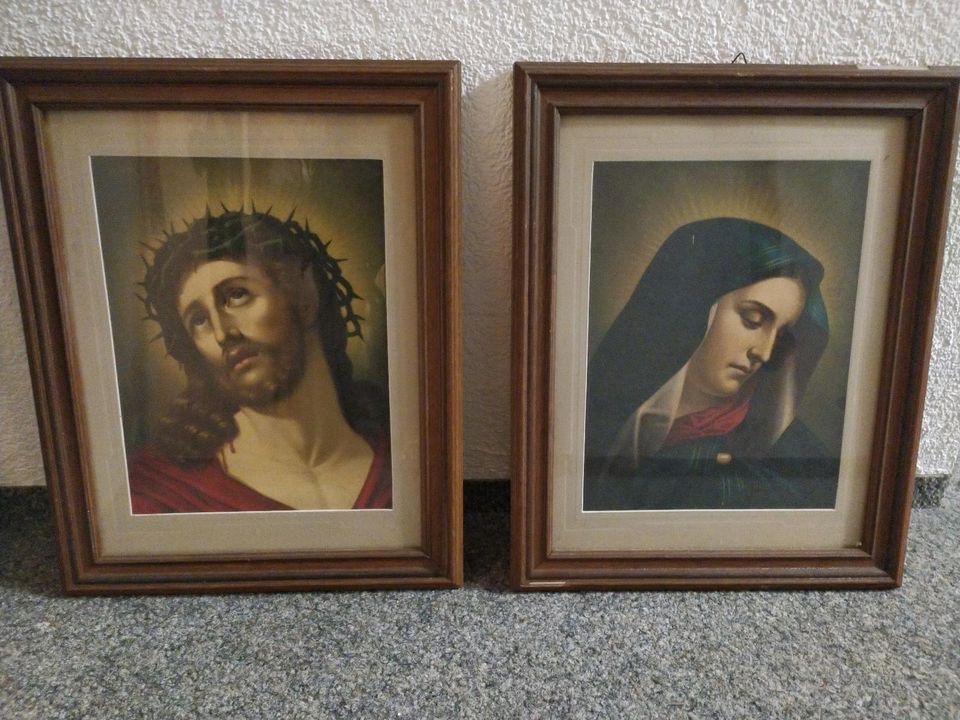 Zwei historische Heiligenbilder gerahmt in Trossingen