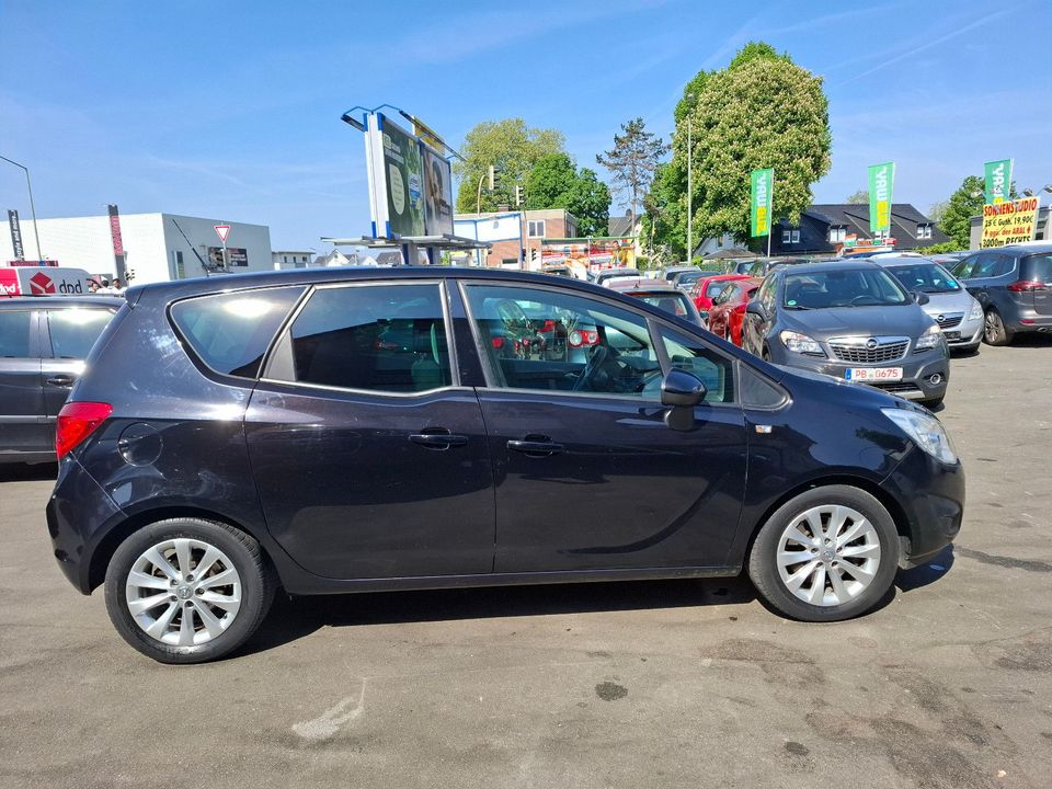 Opel Meriva B Design Edition in Paderborn