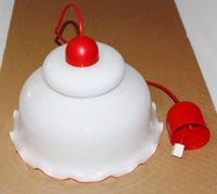 Deckenlampe weiß/rot Milchglas mit gewelltem Rand Niedersachsen - Edemissen Vorschau