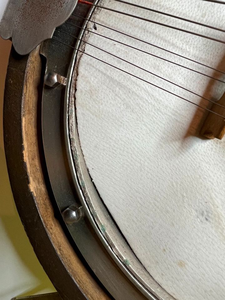 Musikinstrument Banjolele (60cm lang) mit Deko-Halterung in Bocholt