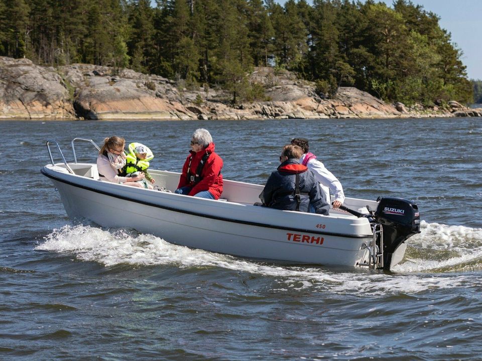 TERHI 450 Standard Motorboot Sportboot Angelboot in Werder (Havel)