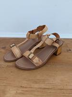 Leder Sandalen Riemchensandaletten Blockabsatz Gold 39 cognac bra Hessen - Herborn Vorschau
