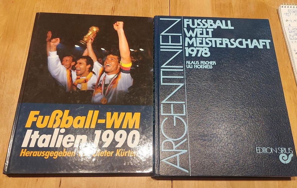 Fussball- WM- Bücher in Kommen