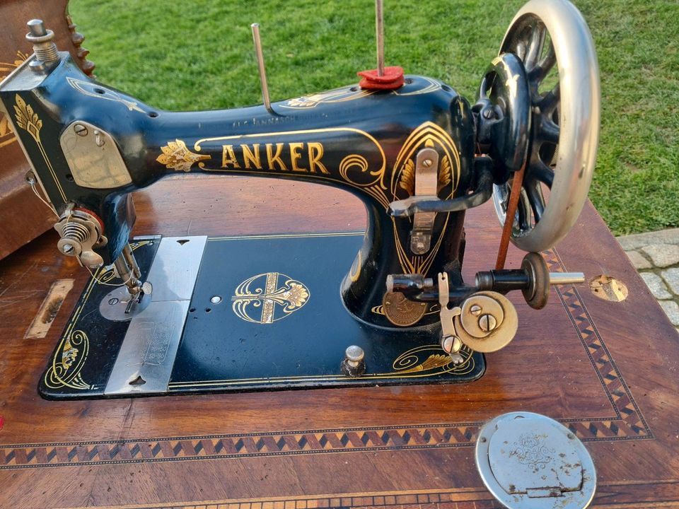 Antike "Anker" Nähmaschine in Gaußig