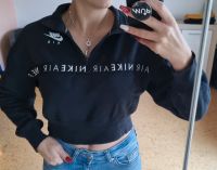 Kurzer NIKE Pulli XS schwarz Hessen - Hofbieber Vorschau