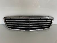 Kühlergrill Mercedes Benz C Kl W203 S203 Grill Frontgrill Nordrhein-Westfalen - Wilnsdorf Vorschau