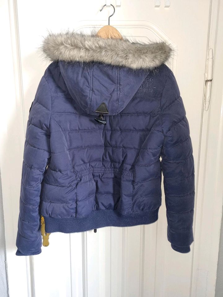 Superdry Winterjacke Gr. L in Bochum