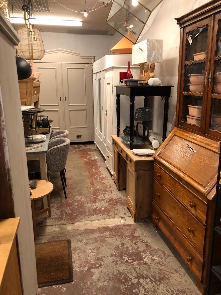 Schrank Antik Kleiderschrank Dielen Spiegel Möbel Vintage in Hamburg