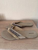 Süße Flipflops mit Stickerei und Steinchen in 42 - neu! Berlin - Spandau Vorschau