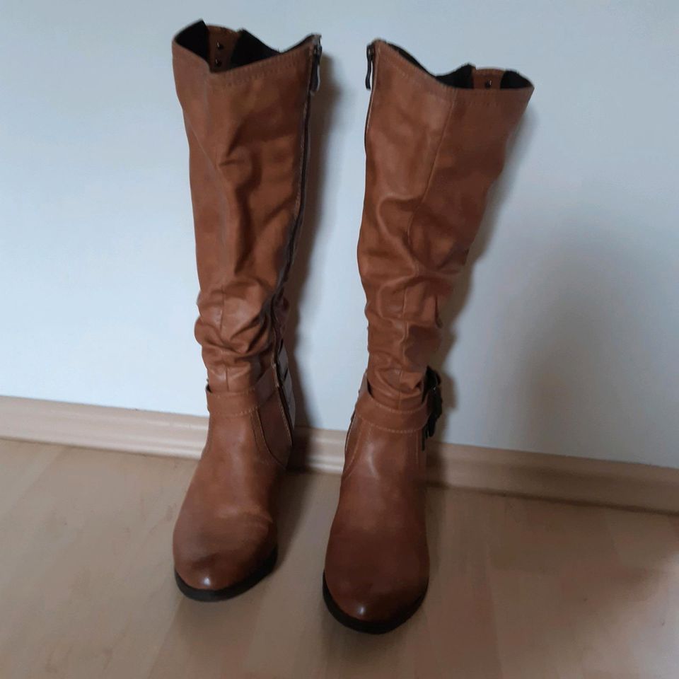 Damen Stiefel - wie neu - mit Innenfutter- Gr. 39 in Ostbevern