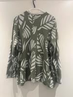 Schöner Pullover/ Pulli von Bonita mit Blättern/ Federn Berlin - Marzahn Vorschau