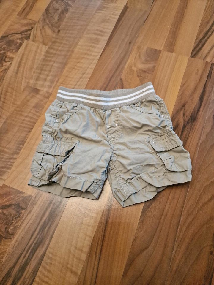 Shorts Kurze Hose Gr. 68 von C&A in Mertingen