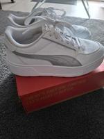 Puma Karmen Rebell Leder Sneaker weiss Gr 38,5 Bielefeld - Heepen Vorschau