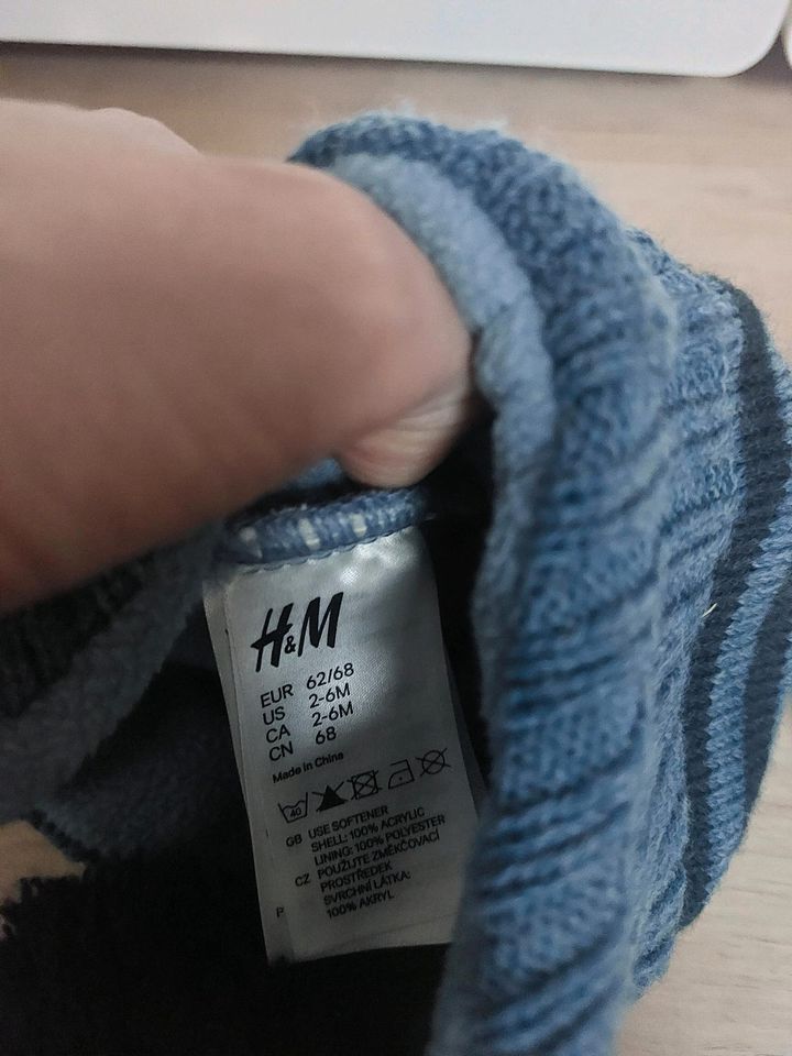 u.a. H&M Wintermütze, Bommelmütze, Schneehandschuhe in Velpke