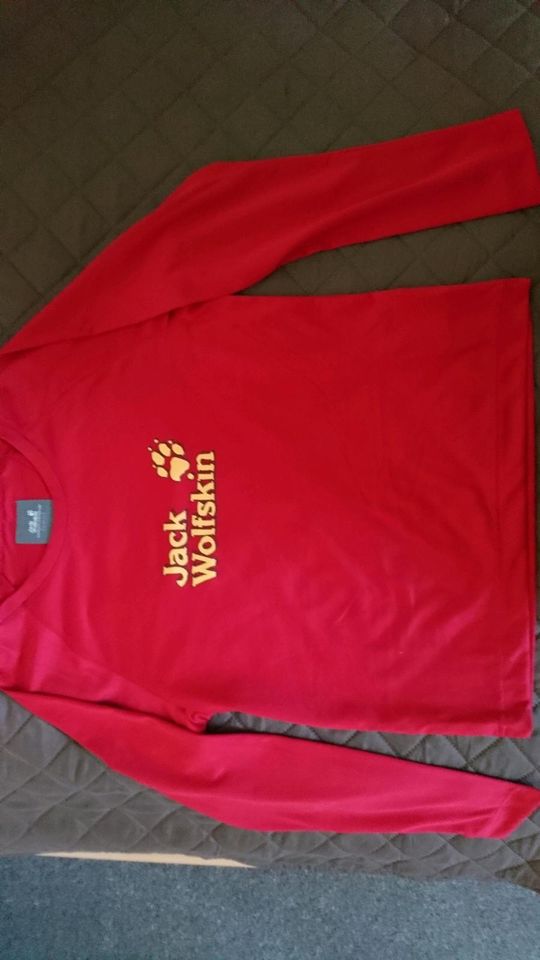 Verkaufe rotes Jack Wolfskin Funktions-Shirt in Gr. 152 in Kröning